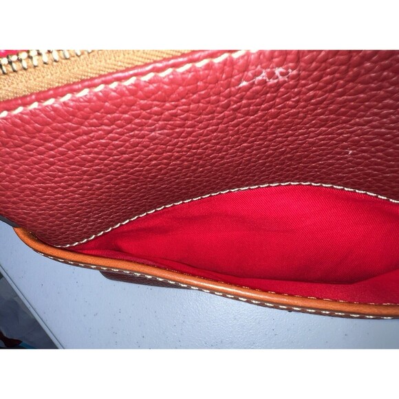 Authentic Dooney & Bourke Wine Color Pebbled Leather Crossbody Shoulder Bag - Picture 5 of 7